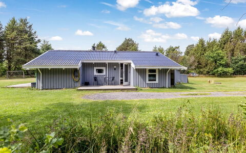 Tabithe - 500M from the Sea: House, Home, Residential Area, Cottage, Siding, Estate, Driveway, Yard