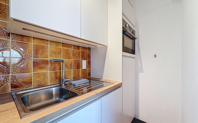 Accommodation:&nbsp;Soley with Parking 420.3