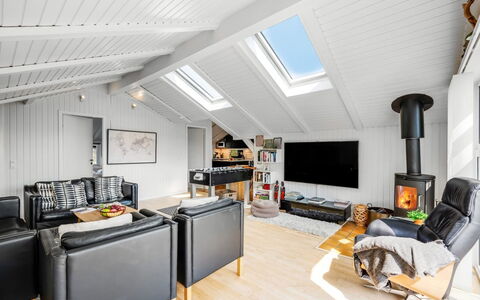 Emin - 700M from the Sea: Interior Design, Furniture, Flooring, Ceiling, Wood, Floor, Lighting, Room, Living Room, Wood Flooring