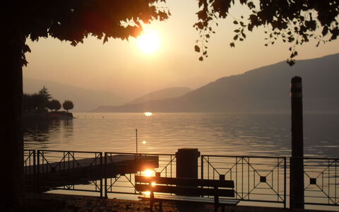 Silki: Water, Body Of Water, Water Resources, Dusk, Horizon, Afterglow, Sunset, Sunrise, Evening, Atmospheric Phenomenon