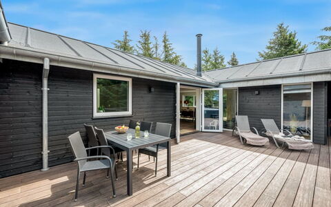 Baggi - 900M from the Sea: Cottage, Shed, Hut, Farmhouse, Prairie, Shack, Barn, Log Cabin, Garden Buildings