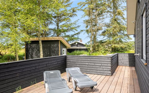 Baggi - 900M from the Sea: Cottage, Shed, Hut, Farmhouse, Prairie, Shack, Barn, Log Cabin, Garden Buildings