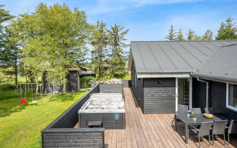 Baggi - 900M from the Sea: Cottage, Shed, Hut, Farmhouse, Prairie, Shack, Barn, Log Cabin, Garden Buildings