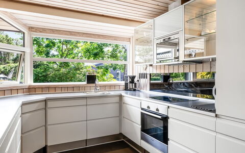 Fritzi - 1.7Km from the Sea: Interior Design, Kitchen, Wood, Flooring, Countertop, Ceiling, Cabinetry, Kitchen Appliance, Home, Floor