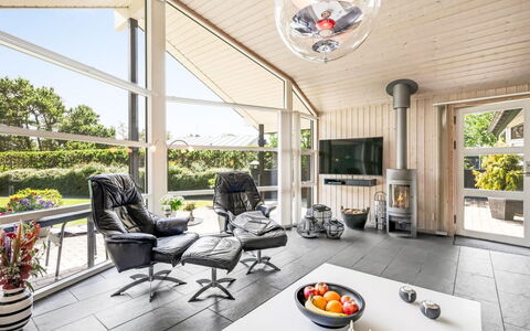Fritzi - 1.7Km from the Sea: Interior Design, Ceiling, Home, Living Room, Chair, Couch, Houseplant, Lobby, Flowerpot