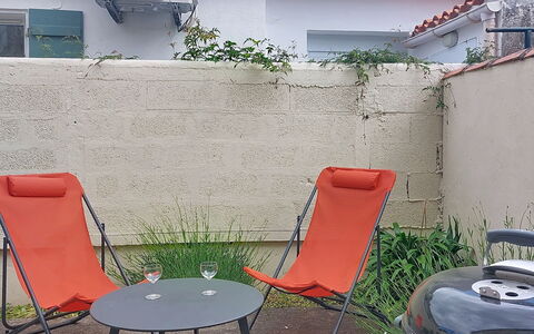 La Picotelle: Furniture, Outdoor Furniture, Chair, Folding Chair, Garden, Shade, Backyard, Yard, Plastic, Flowerpot