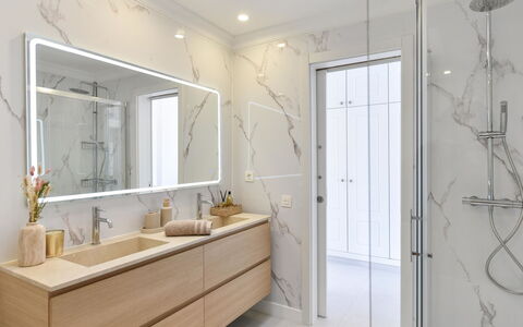 Meloneras Hills 16: Interior Design, Plumbing Fixture, Flooring, Floor, Bathroom Cabinet, Bathroom, Mirror, Bathroom Sink, Sink, Tap