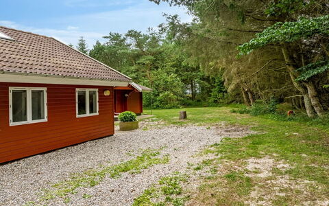 Aisling - 700M from the Sea: Blue, Shrub, Cottage, Groundcover, Garden, Estate, Shade, Landscaping, Farmhouse, Eco Hotel