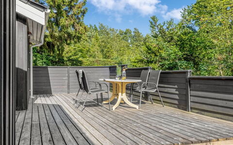 Brunetta - 350M from the Sea: Wood, Home, Porch, Deck, Hardwood, Roof, Wood Stain, Wood Flooring, Eco Hotel
