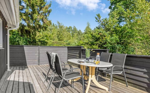 Brunetta - 350M from the Sea: Wood, Home, Porch, Deck, Hardwood, Roof, Wood Stain, Wood Flooring, Eco Hotel