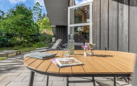 Brunetta - 350M from the Sea: Wood, Home, Porch, Deck, Hardwood, Roof, Wood Stain, Wood Flooring, Eco Hotel