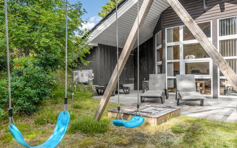Brunetta - 350M from the Sea: Wood, Home, Porch, Deck, Hardwood, Roof, Wood Stain, Wood Flooring, Eco Hotel