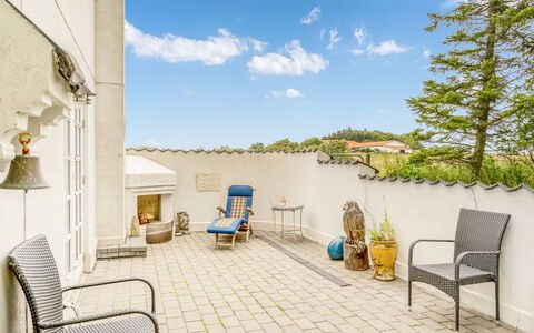 Ømunde - 1.8Km from the Sea: Blue, Shrub, Cottage, Groundcover, Garden, Estate, Shade, Landscaping, Farmhouse, Eco Hotel