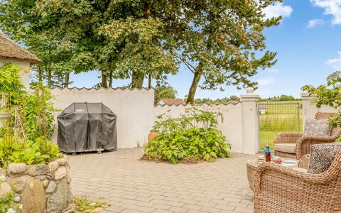 Ømunde - 1.8Km from the Sea: Blue, Shrub, Cottage, Groundcover, Garden, Estate, Shade, Landscaping, Farmhouse, Eco Hotel