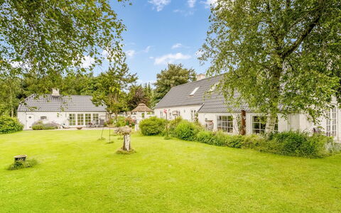 Ømunde - 1.8Km from the Sea: Blue, Shrub, Cottage, Groundcover, Garden, Estate, Shade, Landscaping, Farmhouse, Eco Hotel