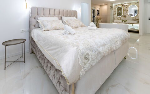 Noel: Bed, Interior Design, Bedroom, Furniture, Flooring, Floor, Bedding, Bed Sheet, Linens, Textile