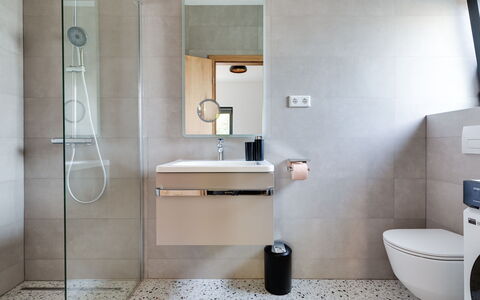 Villa Klaudio: Mirror, Property, Plumbing Fixture, Bathroom Sink, Sink, Building, Tap, Bathroom, Interior Design, Floor