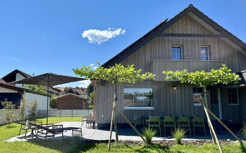 Melvill: Sky, Plant, Building, Cloud, Window, Shade, Natural Landscape, Land Lot, House, Grass
