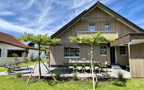 Melvill: Cloud, Sky, Plant, Building, Window, House, Land Lot, Cottage, Grass, Shade