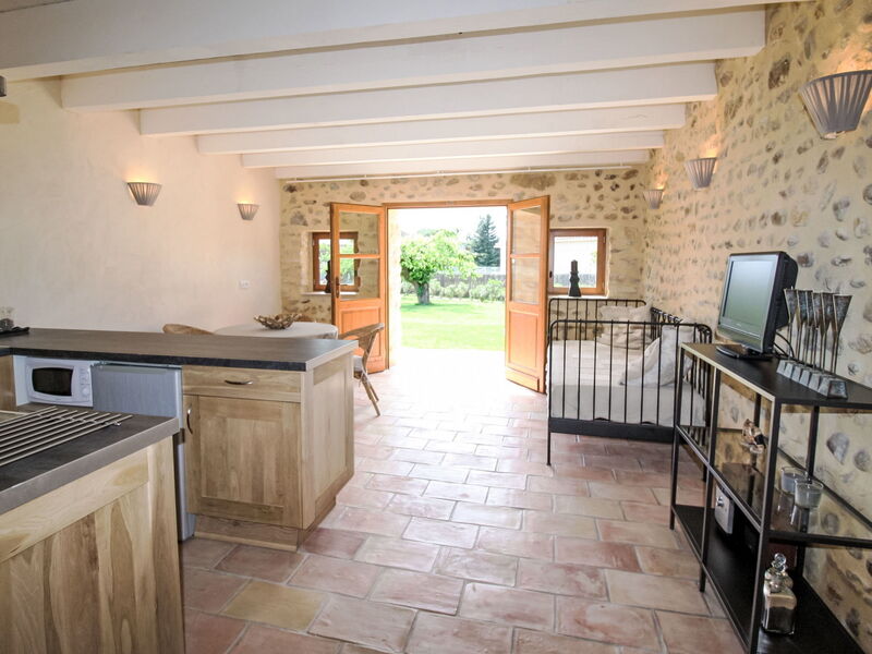 Accommodation:&nbsp;Le Mas des Trois Anges 100.2