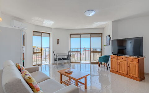 Excellent Seafront & Seaview: Apartment, Sea, Balcony, Condominium, Hardwood, Wood Stain, Hotel