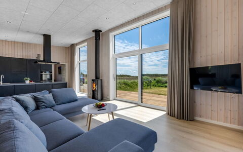 Marius - 400M from the Sea: Wood, Flooring, Floor, Living Room, Ceiling, Wood Flooring, Couch, Apartment, Hardwood