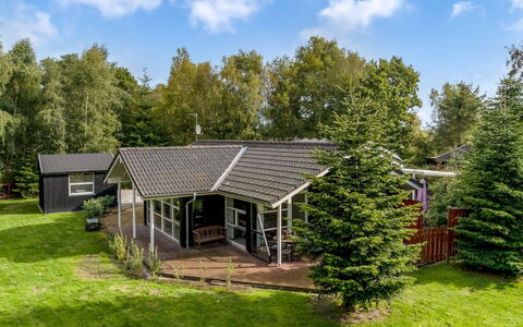 Neli - 850M to the Fjord: Swimming Pool, Outdoor Furniture, Furniture, Resort, Flagstone, Eco Hotel, Shade, Chair, Leisure, Estate