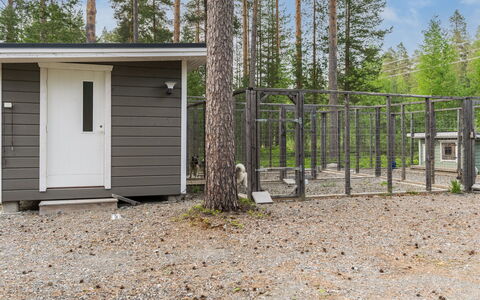 Levähdys: Furniture, Chair, Outdoor Furniture, Table, Wood, Outdoor Table, Kitchen & Dining Room Table, Shade, Garden, Umbrella