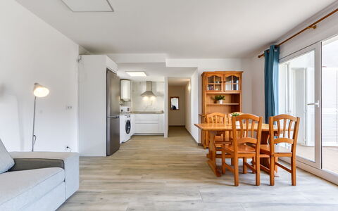 Accommodation:&nbsp;Platja de Roses 900.3