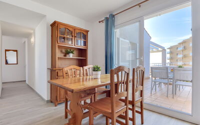 Accommodation:&nbsp;Platja de Roses 900.3