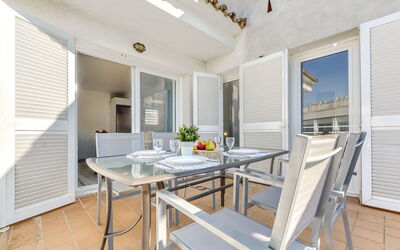 Accommodation:&nbsp;Platja de Roses 900.3