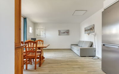 Accommodation:&nbsp;Platja de Roses 900.3