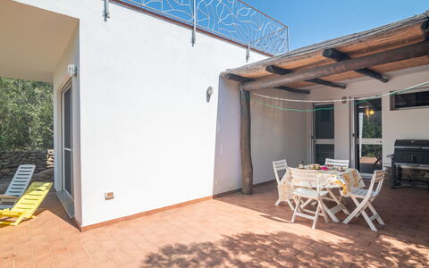 La Casa dei Nonni: Property, Sky, Wood, Shade, Interior Design, Building, Wall, Residential Area, Real Estate, Facade