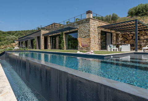 Villa Paradise: Water, Sky, Property, Azure, Body Of Water, Building, Plant, Swimming Pool, Leisure, Tree