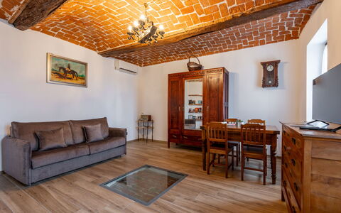Portacomaro 200: Furniture, Picture Frame, Wood, Table, Interior Design, Flooring, Floor, Couch, Living Room, Hardwood