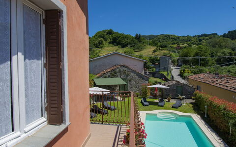 Nide: Plant, Building, Property, Window, Sky, Tree, Water, Swimming Pool, Shade, Cottage