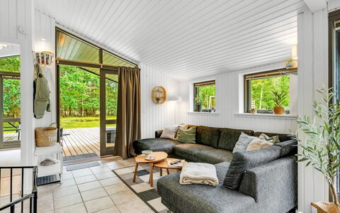 Aleida - 400M from the Sea: Wood, Ceiling, Interior Design, Flooring, Couch, Floor, Home, Living Room, Wood Flooring, Hardwood
