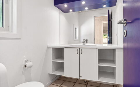 Nea - 600M from the Sea: Plumbing Fixture, Flooring, Sink, Bathroom, Interior Design, Floor, Bathroom Sink, Bathroom Cabinet, Tap, Plumbing