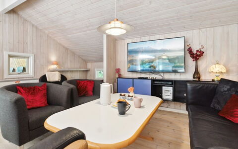 Nea - 600M from the Sea: Ceiling, Room, Living Room, Hardwood, Light Fixture, Wood Stain, Freezing, Winter, Log Cabin
