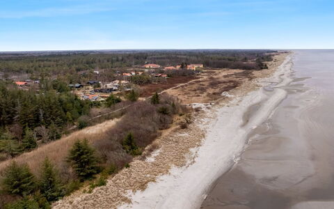 Elnur - from the Sea: Sky, Horizon, Ecoregion, Coast, Coastal And Oceanic Landforms, Shore, Beach, Sea, Ocean, Sand