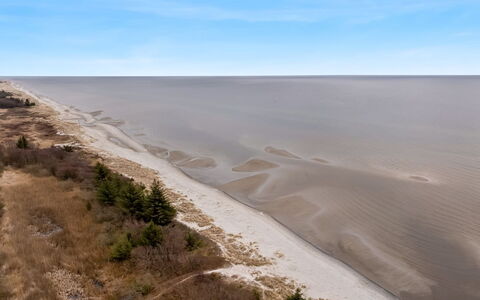 Elnur - from the Sea: Horizon, Ecoregion, Coast, Cloud, Beach, Sea, Coastal And Oceanic Landforms, Shore, Ocean, Sand