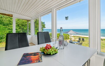 Silke - 10M from the Sea