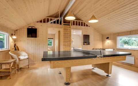 Dorde - 600M from the Sea: Roof, House, Home, Cottage, Door, Siding, Deck, Porch, Plank, Hardwood