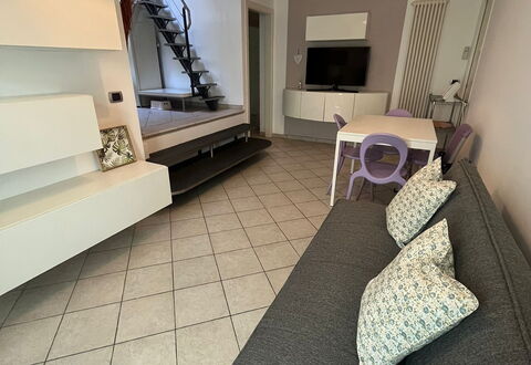 Bell'aria Apartment: Property, Building, Comfort, Lighting, Wood, Interior Design, Architecture, Lamp, Flooring, Floor