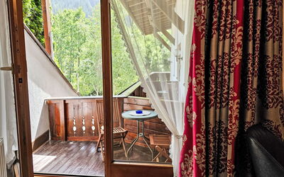 Accommodation:&nbsp;Trisanna 101.1