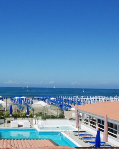 Boheme With Beach & Breakfast Included