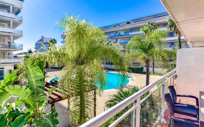 Accommodation:&nbsp;Port Canigó 810.10