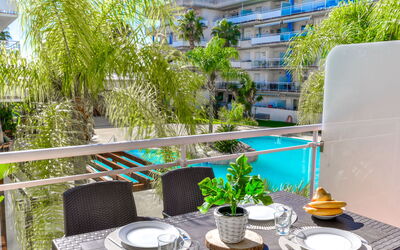 Accommodation:&nbsp;Port Canigó 810.10