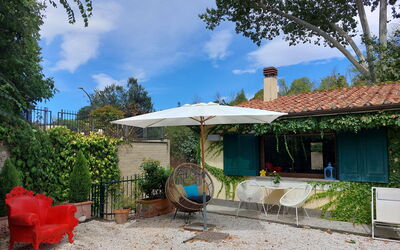 Green Suite On The Roof - Roma With No Kitchen: Sky, Plant, Cloud, Property, Furniture, Building, Table, Azure, Shade, Tree