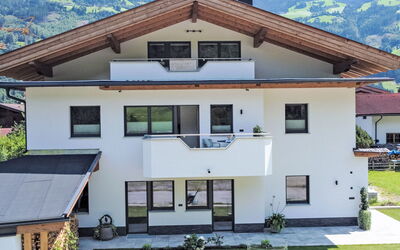 Aschau im Zillertal 910: Plant, Building, Property, Window, Sky, Mountain, Green, House, Land Lot, Cottage